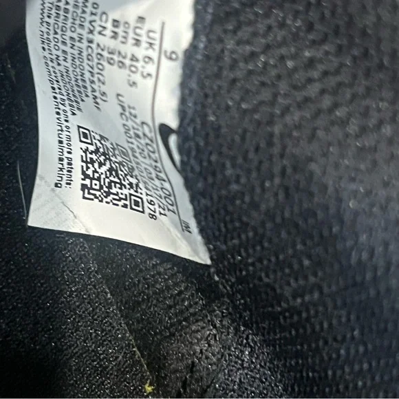 Nike Black and White Classic Sneakers - Picture 6 of 6